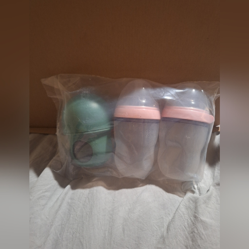 Brand‎ New Set of Como Tomo Bottles Feeding